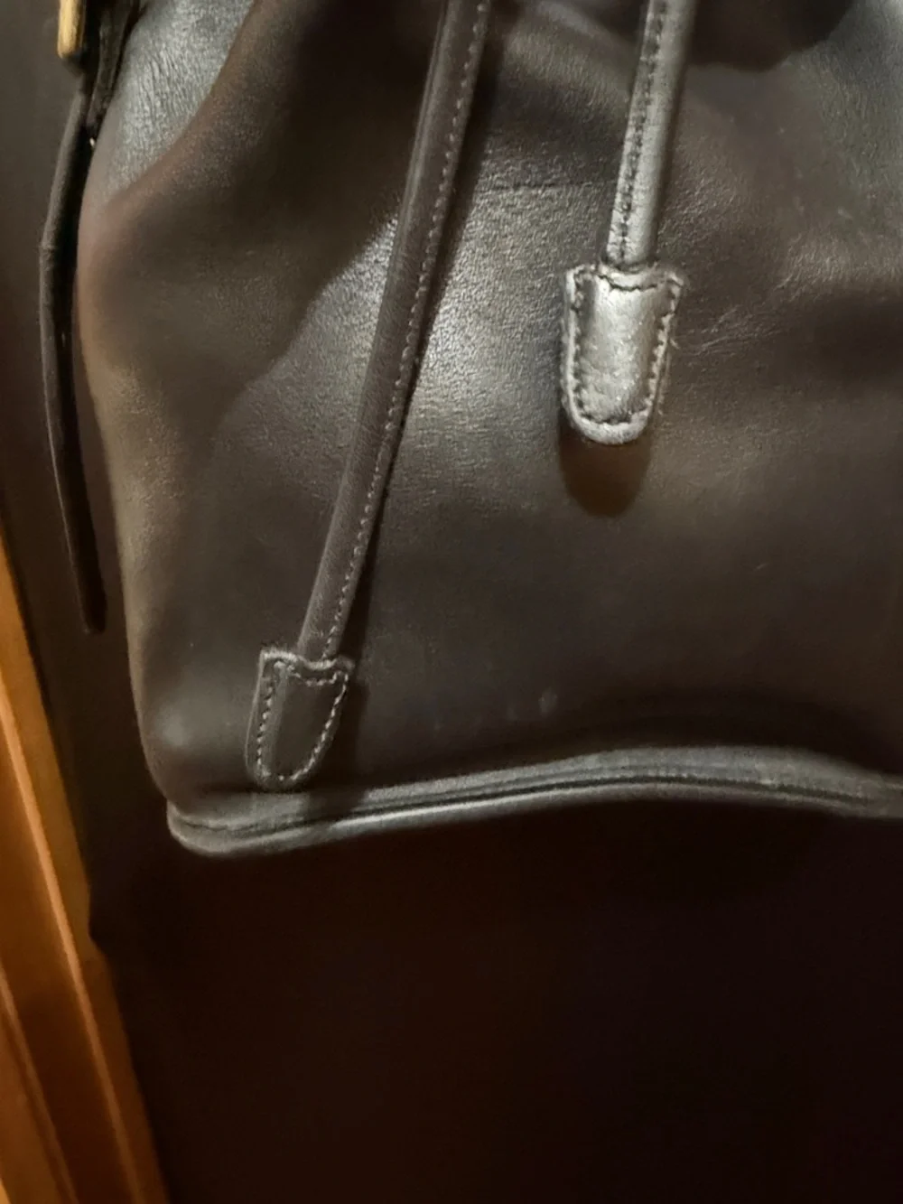 Authenic Coach Black cowhide Leather bucket purse with drawstrings. - Picture 9 of 11